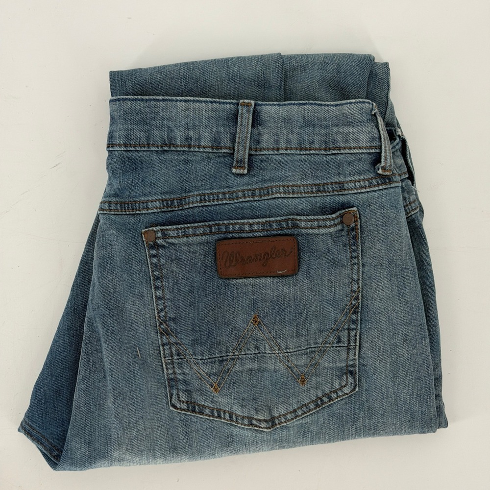 Wrangler Retro Slim Boot Jeans Mens 38x32 (31" Actual) Mid Wash Denim 1077MWZBR